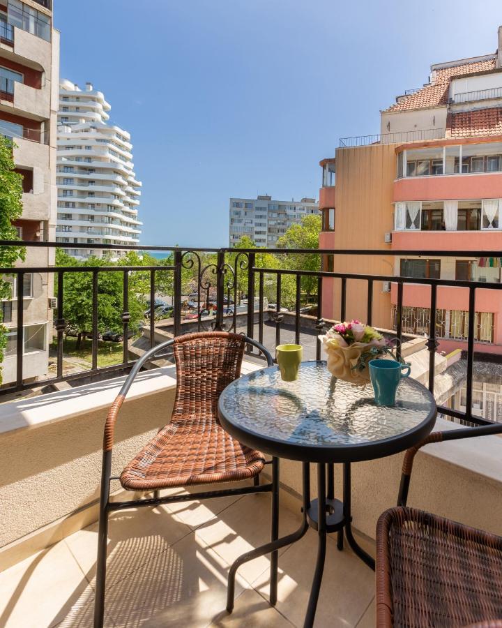 Apartments Flora 1 Burgas Stad Buitenkant foto